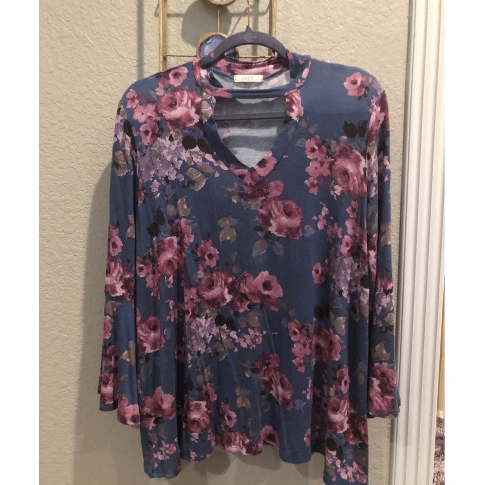 Gorgeous blouse - Picture 3 of 3